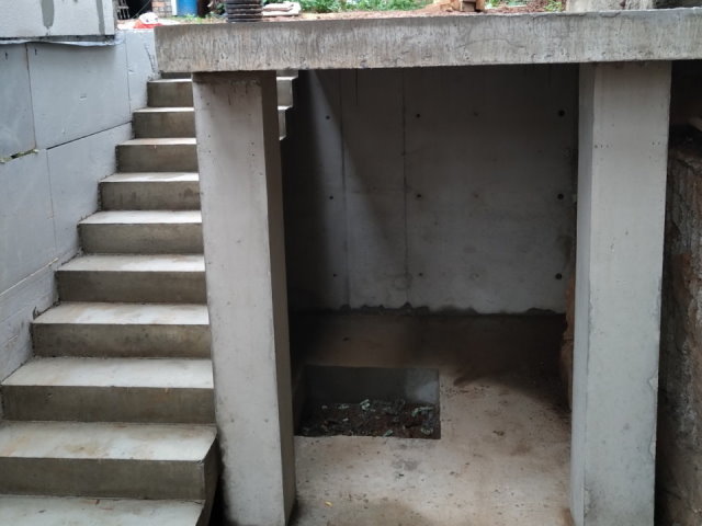 Готовый объект: Устройство пристройки с лестницей и террасой (колонны и стена - лицевой или нано бетон).